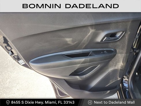 Used 2021 Chevrolet Trax LS w/ Tint and Cruise Package image 9