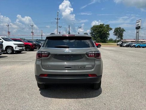 Certified 2024 Jeep Compass Latitude image 4