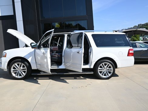 Used 2017 Ford Expedition EL Platinum image 18