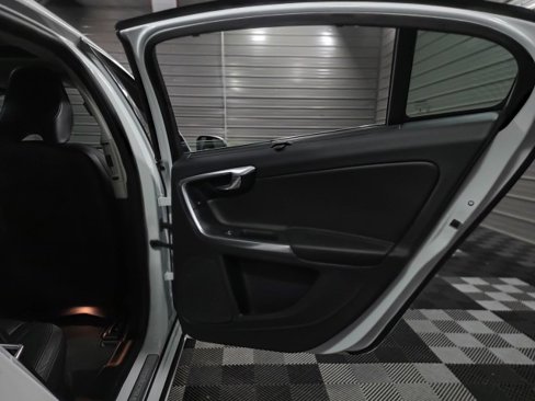 Used 2017 Volvo S60 T5 Inscription Platinum w/ Climate Package image 35