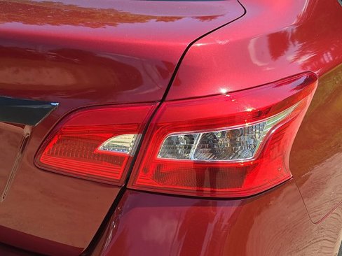Used 2016 Nissan Sentra SV image 13