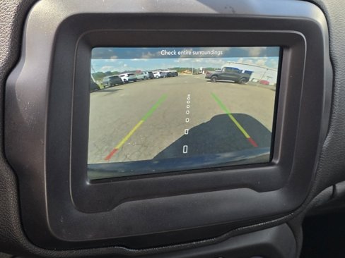 Used 2018 Jeep Renegade Latitude image 5