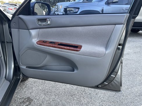 Used 2002 Toyota Camry XLE image 34