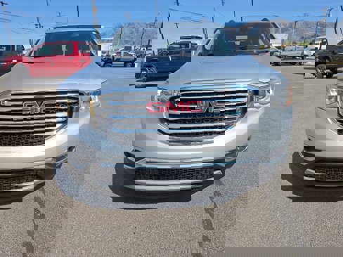 Used 2018 GMC Acadia SLE image 8