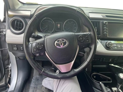 Used 2017 Toyota RAV4 Limited image 12