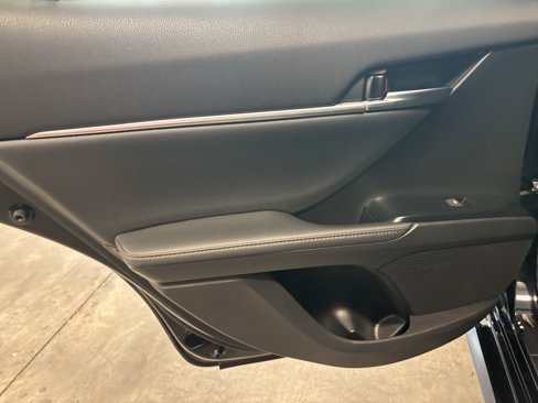 Certified 2020 Toyota Camry XLE image 7