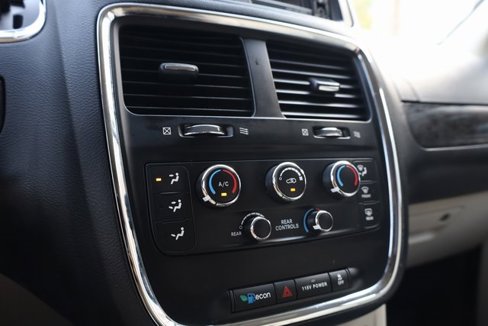Used 2016 Dodge Grand Caravan SE w/ Quick Order Package 29E SE image 19