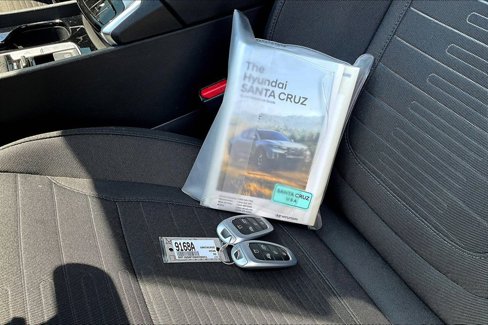 Used 2022 Hyundai Santa Cruz SEL Premium image 11