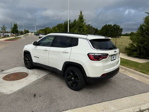 Used 2017 Jeep Compass Latitude image 8