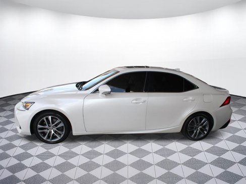 Used 2020 Lexus IS 300 image 2