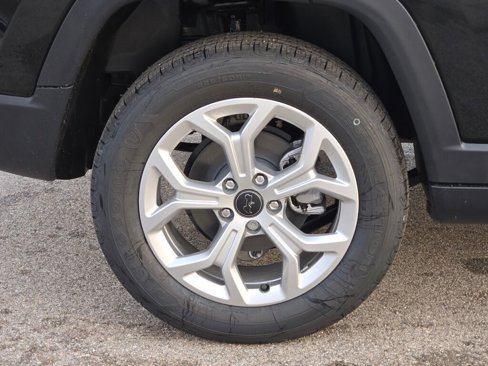 New 2025 Jeep Compass Sport image 11