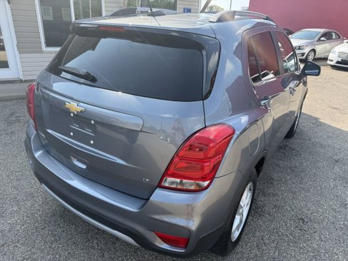 Used 2019 Chevrolet Trax LT w/ LT Convenience Package image 4