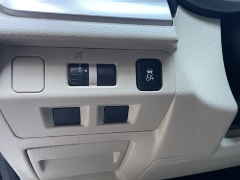 Used 2013 Subaru Crosstrek 2.0i Premium image 10