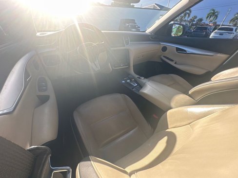 Used 2019 INFINITI QX50 Essential image 21