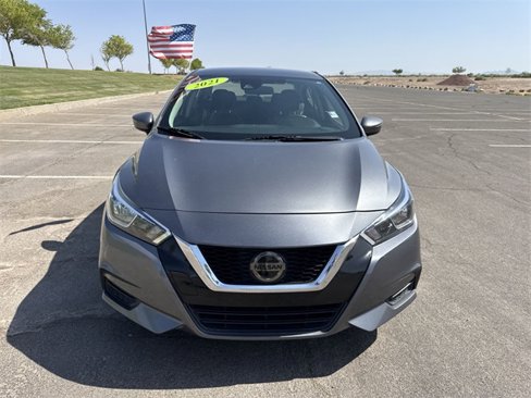 Used 2021 Nissan Versa SV image 2