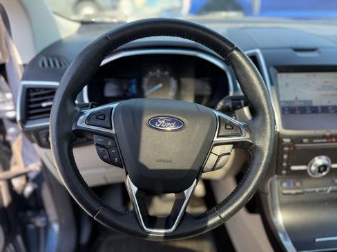 Used 2019 Ford Edge Titanium w/ Equipment Group 301A image 8