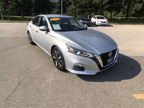 Used 2021 Nissan Altima 2.5 SV image 1