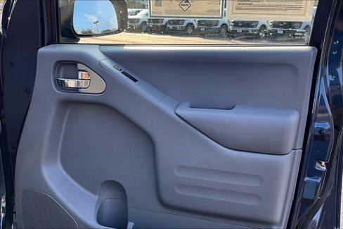Used 2021 Nissan Frontier SV image 24