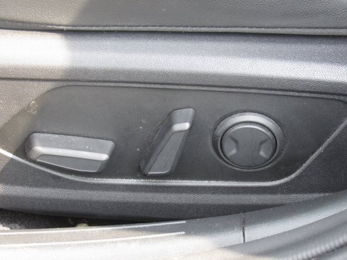 Used 2023 Hyundai Elantra Limited image 12