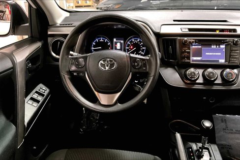 Used 2018 Toyota RAV4 LE image 5