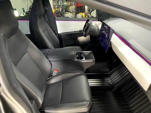 Used 2024 Tesla Cybertruck AWD Crew Cab image 14