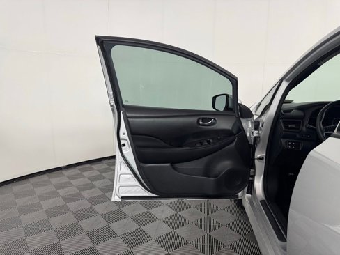 Used 2022 Nissan Leaf SV image 27