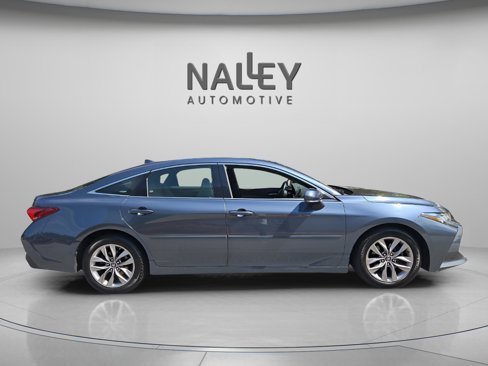 Used 2019 Toyota Avalon XLE image 6