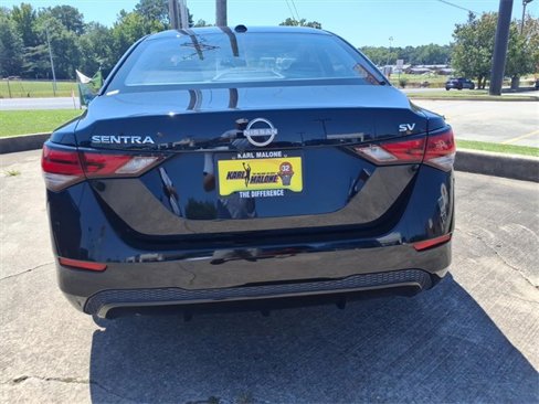 Used 2024 Nissan Sentra SV image 3
