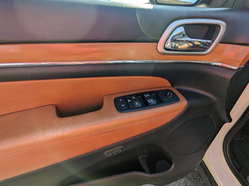 Used 2012 Jeep Grand Cherokee Overland image 9