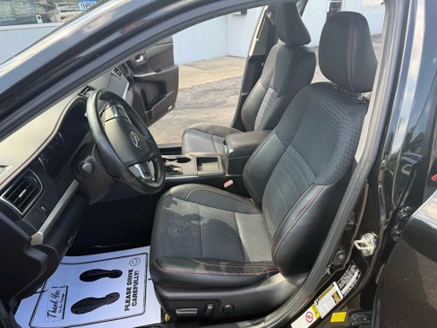 Used 2015 Toyota Camry SE image 9