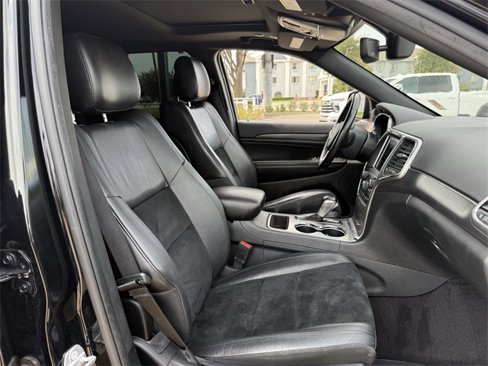 Used 2018 Jeep Grand Cherokee Altitude image 27