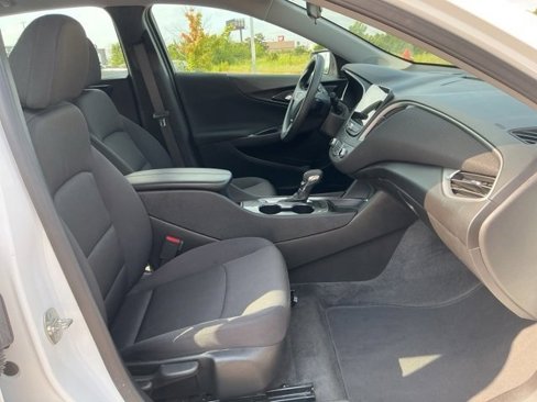 Used 2024 Chevrolet Malibu LT image 11