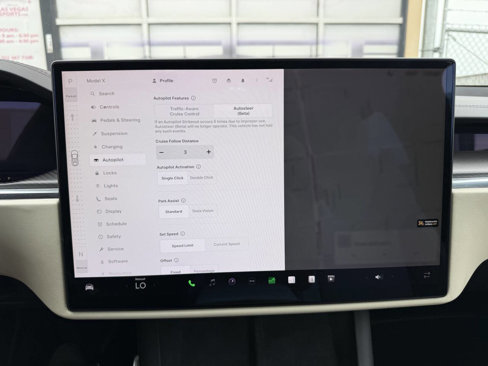 Used 2022 Tesla Model X Plaid image 12