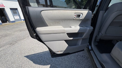 Used 2011 Honda Pilot LX image 25