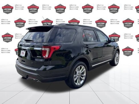 Used 2018 Ford Explorer XLT w/ Equipment Group 202A image 6
