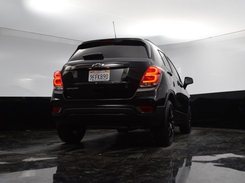 Used 2022 Chevrolet Trax LT w/ Midnight Edition image 22