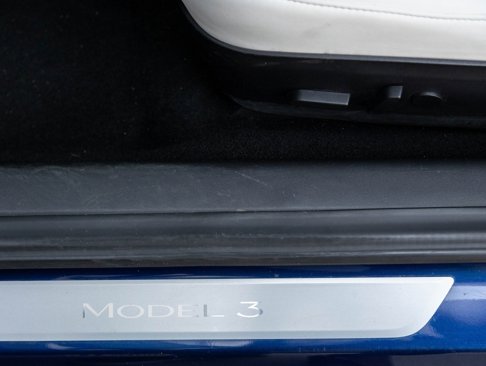 Used 2018 Tesla Model 3 Long Range image 23