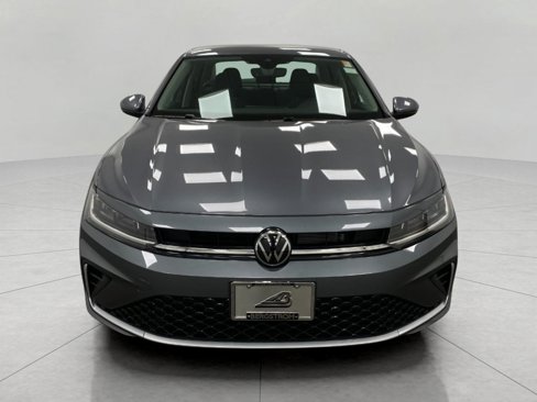New 2025 Volkswagen Jetta SE image 9