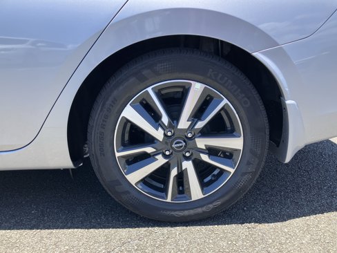 New 2025 Nissan Versa SV image 5