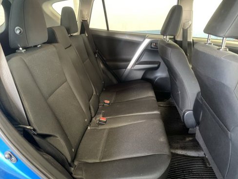 Used 2018 Toyota RAV4 LE image 27