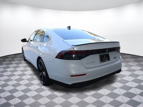 Used 2025 Honda Accord Sport image 3