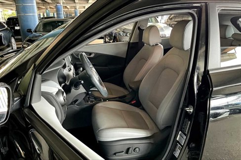 Used 2021 Hyundai Kona Ultimate w/ Cargo Package image 7