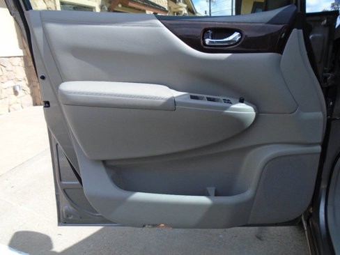 Used 2012 Nissan Quest S image 30