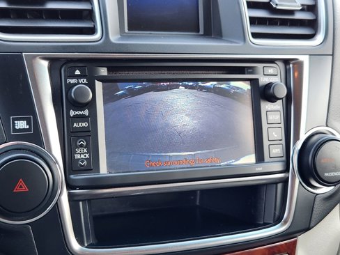 Used 2013 Toyota Highlander Limited image 29
