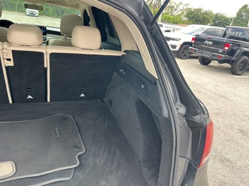 Used 2020 Mercedes-Benz GLC 300 image 31