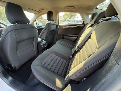 Used 2019 Ford Fusion SE image 24