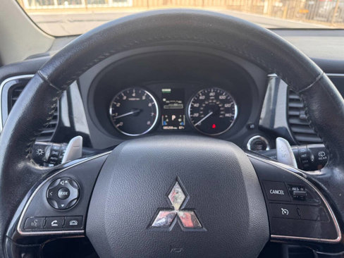 Used 2016 Mitsubishi Outlander GT image 18