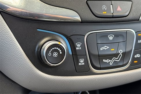 Used 2023 Chevrolet Equinox LT image 28