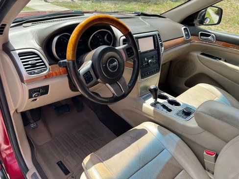 Used 2013 Jeep Grand Cherokee Overland image 17