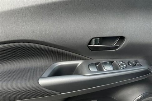 New 2025 Nissan Kicks Play S image 11